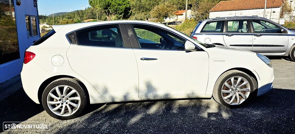 Alfa Romeo Giulietta 1.6 JTDm Distinctive - 7