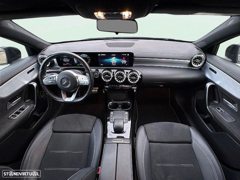 Mercedes-Benz A 250 Limousine e AMG Line - 14