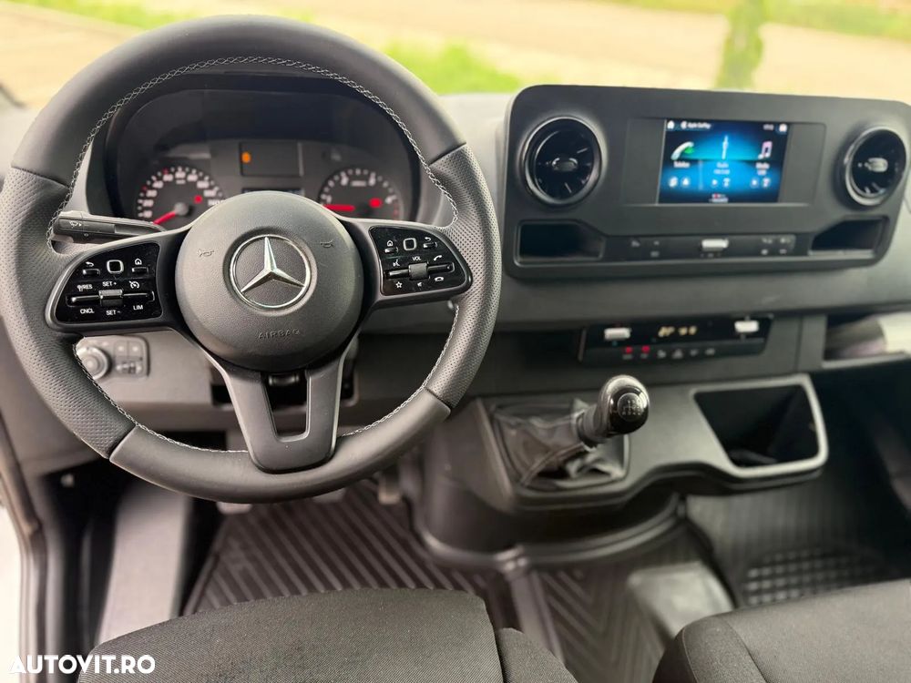 Mercedes-Benz Sprinter - 35