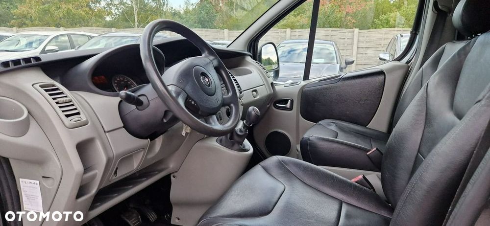Opel Vivaro - 21
