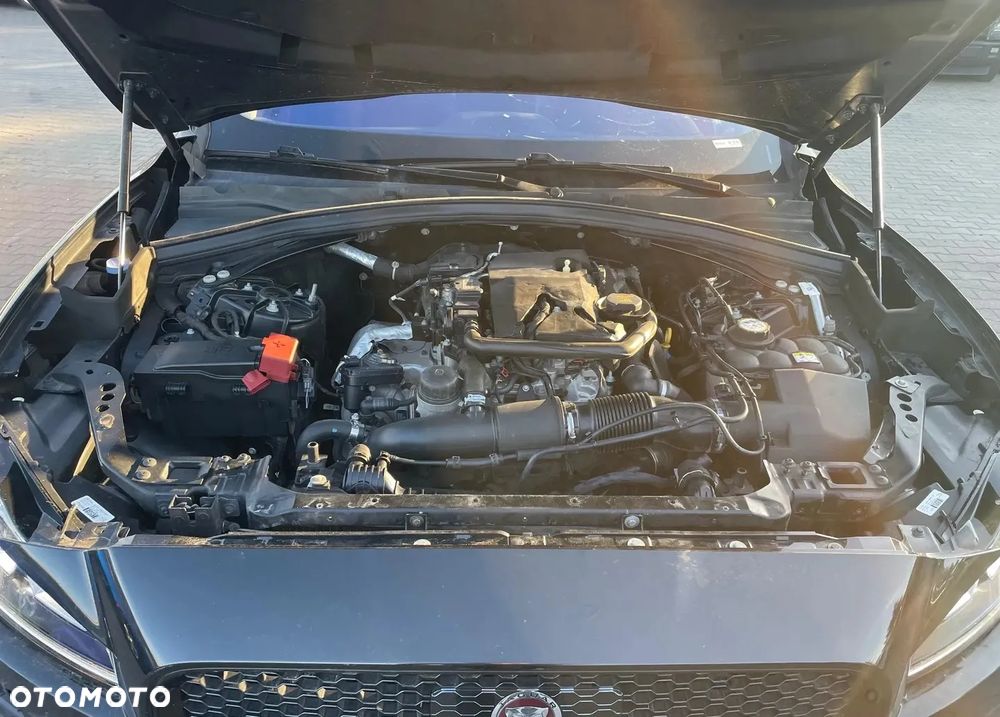 Jaguar F-Pace 2.0 i4P AWD R-Sport - 22