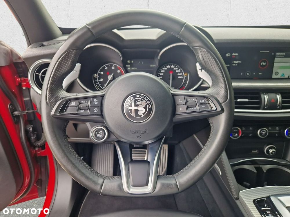 Alfa Romeo Stelvio - 16