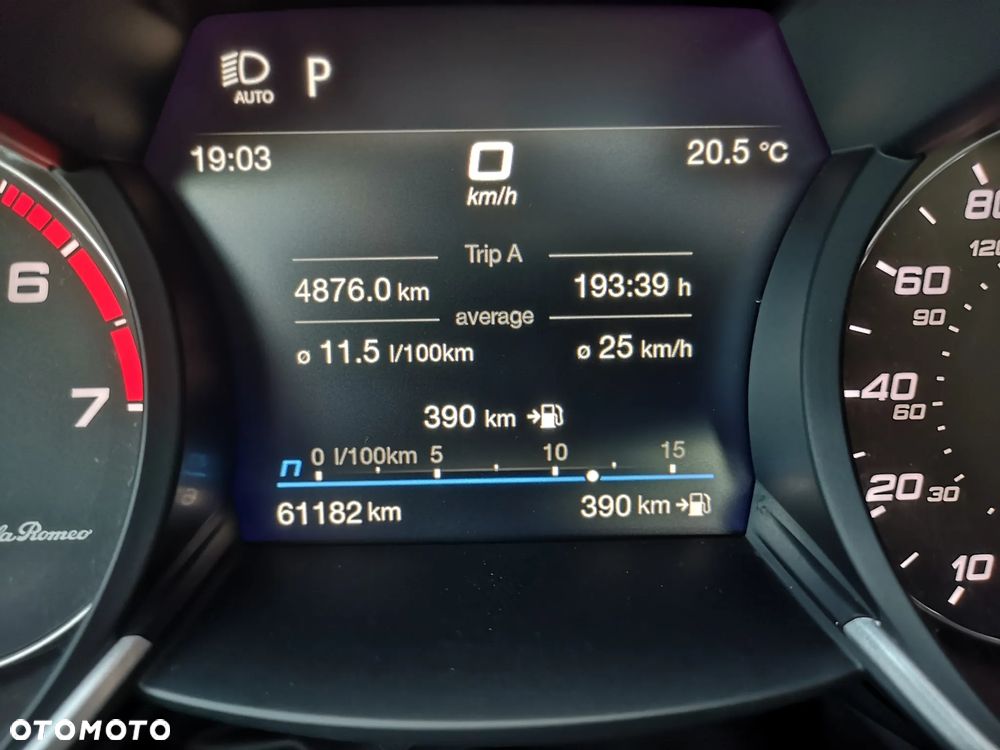 Alfa Romeo Giulia 2.0 Turbo 16V AT8-Q4 Ti - 16