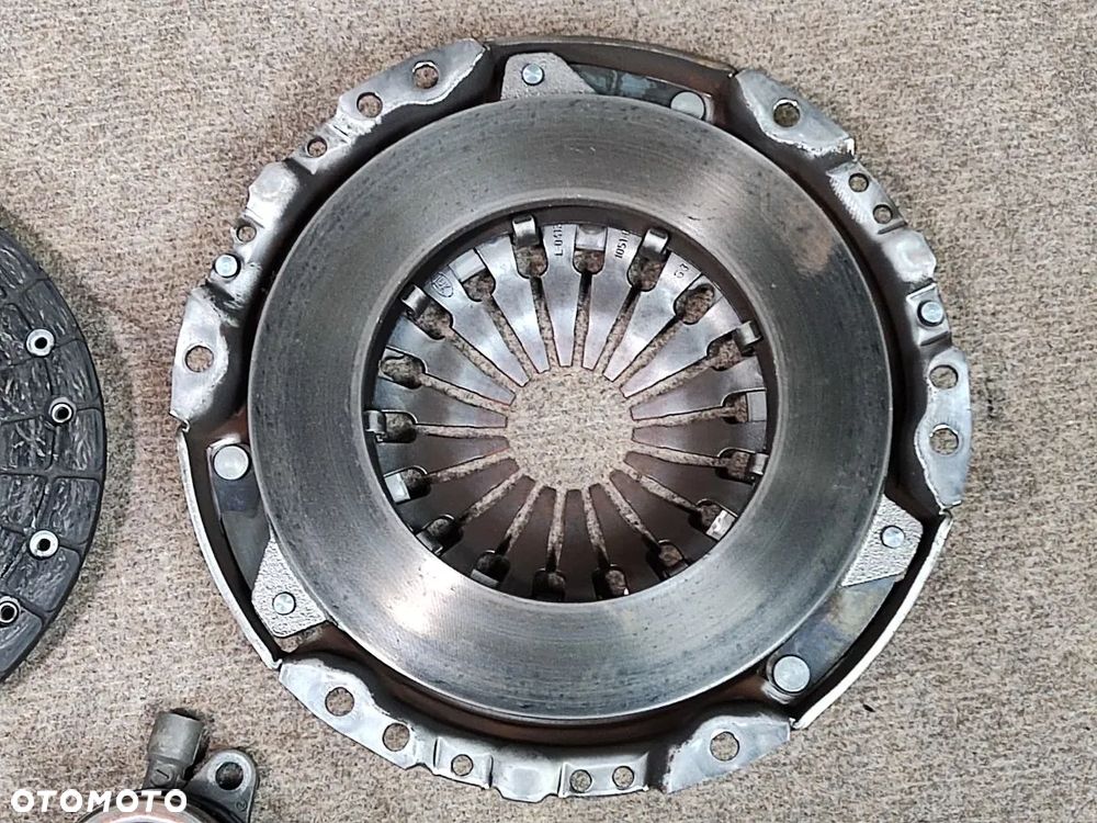 TOYOTA YARIS 1.5i Man 19-24r Sprzęgło Tarcza Wysprzęglik Zestaw Sprzęgła - 6
