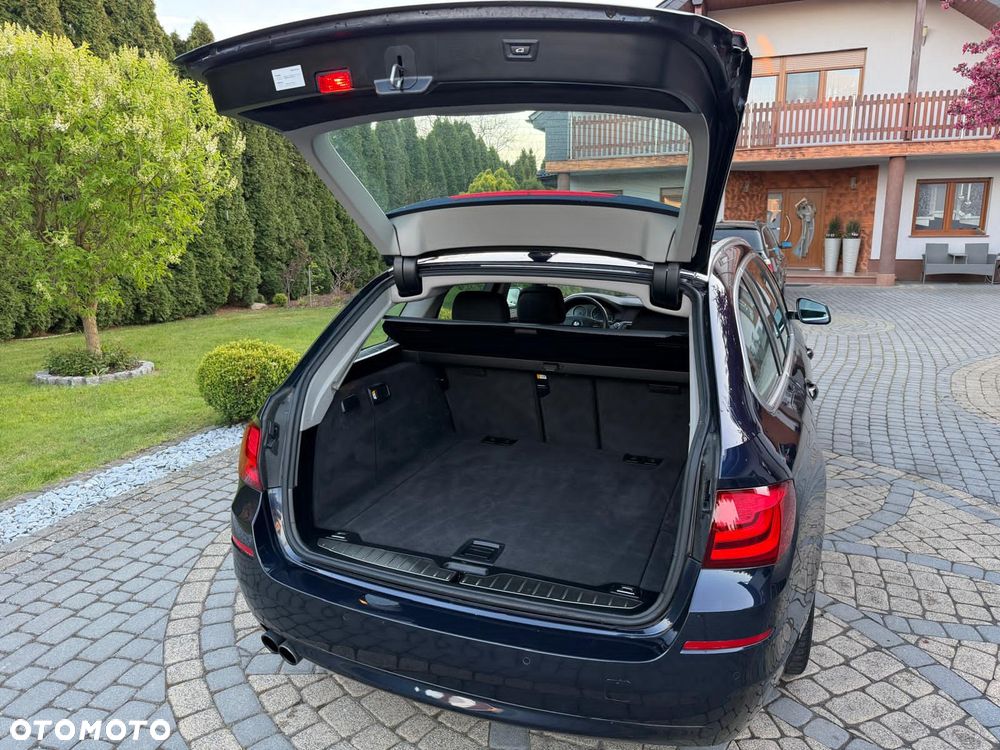 BMW Seria 5 520i - 14