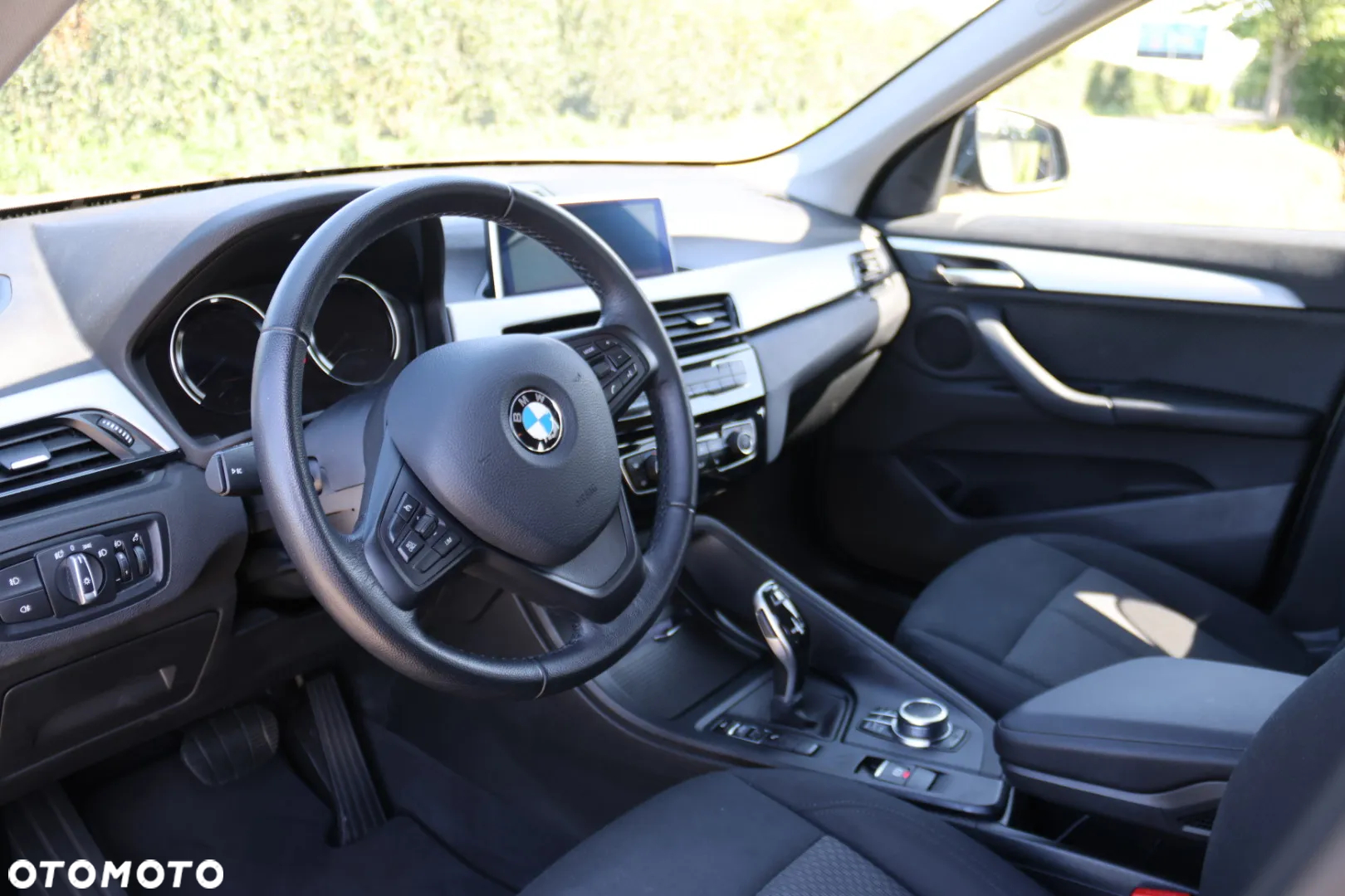 BMW X1 sDrive18i - 11
