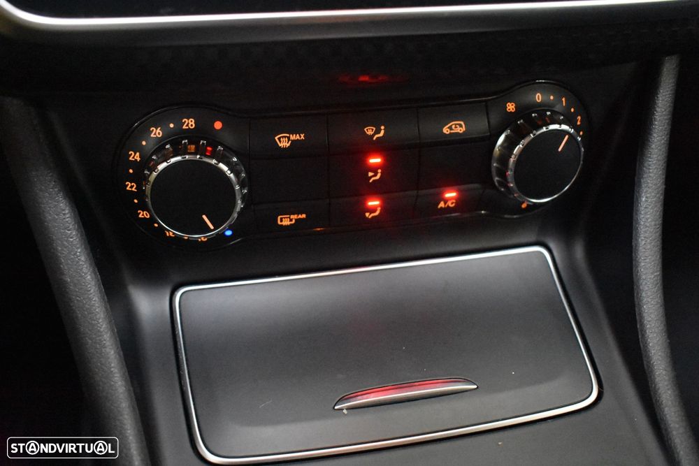 Mercedes-Benz A 180 d Urban - 43