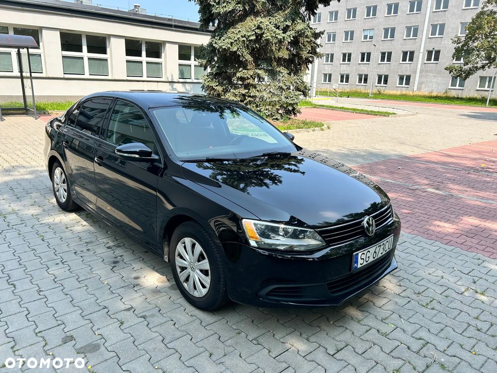 Volkswagen Jetta - 2
