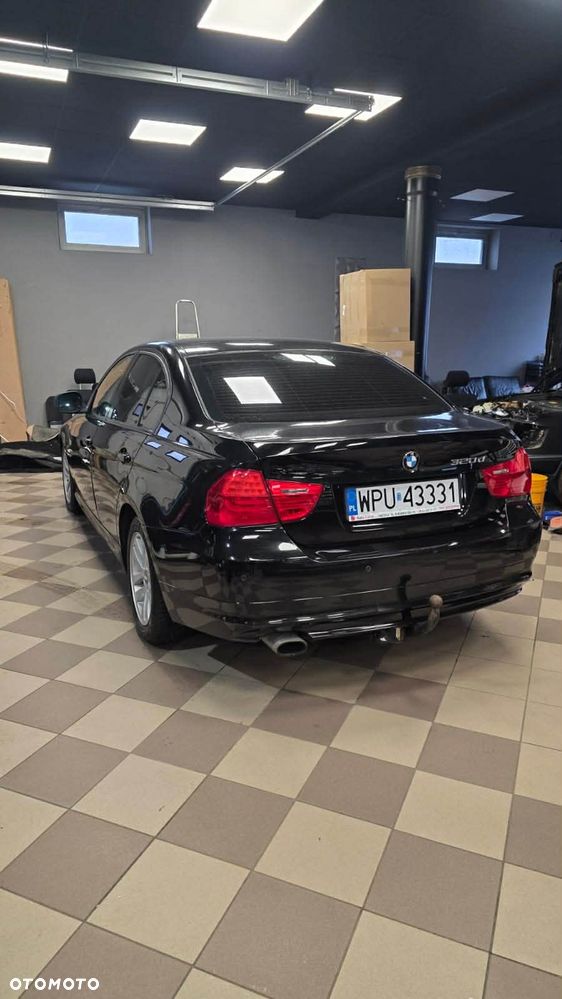 BMW Seria 3 320d xDrive - 3