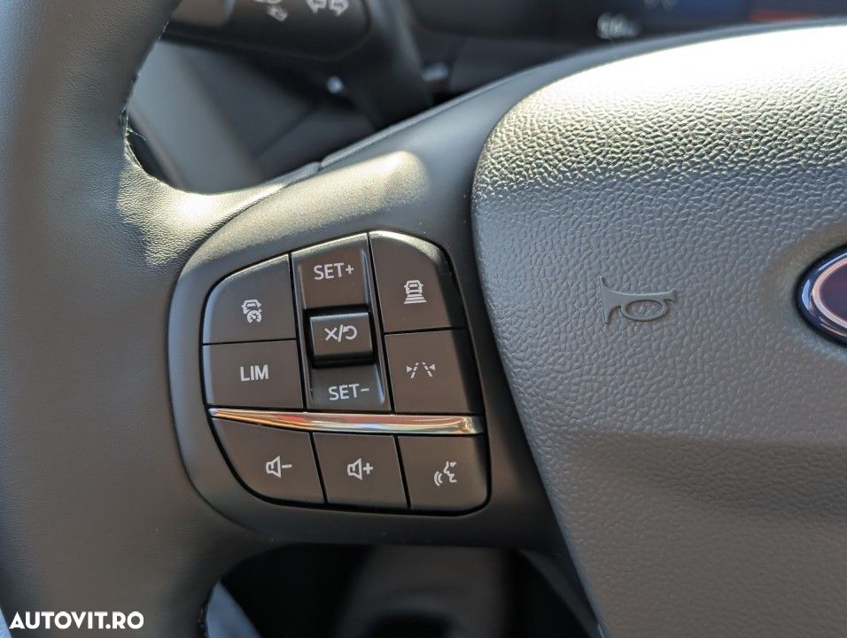 Ford Tourneo Courier - 21