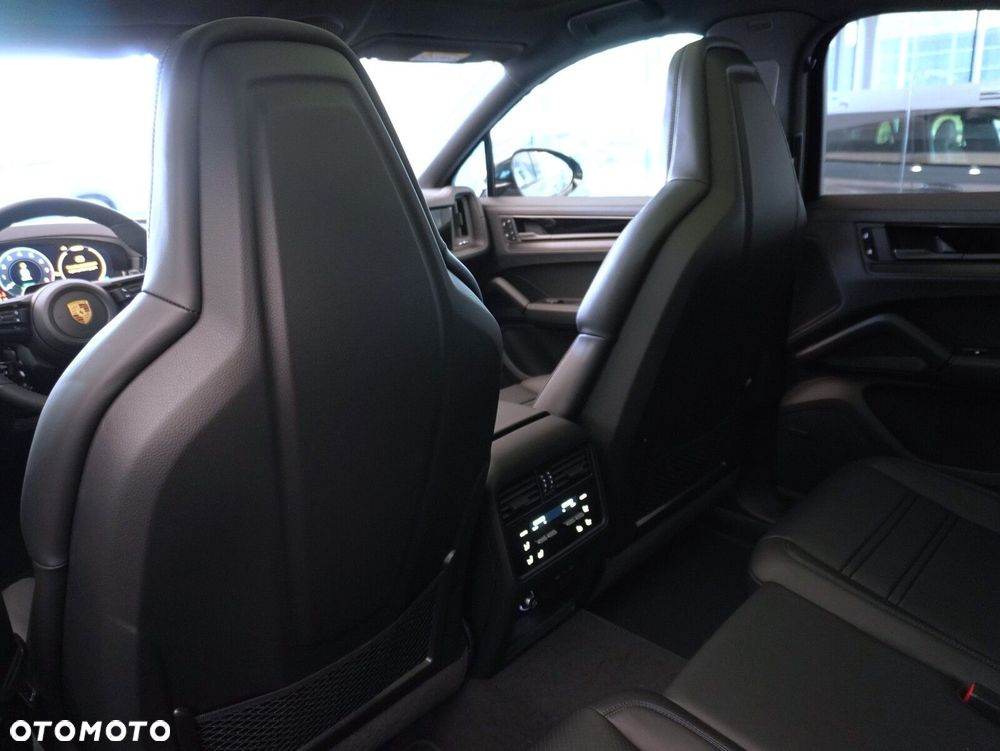 Porsche Cayenne S E-Hybrid PHEV Black Edition - 34