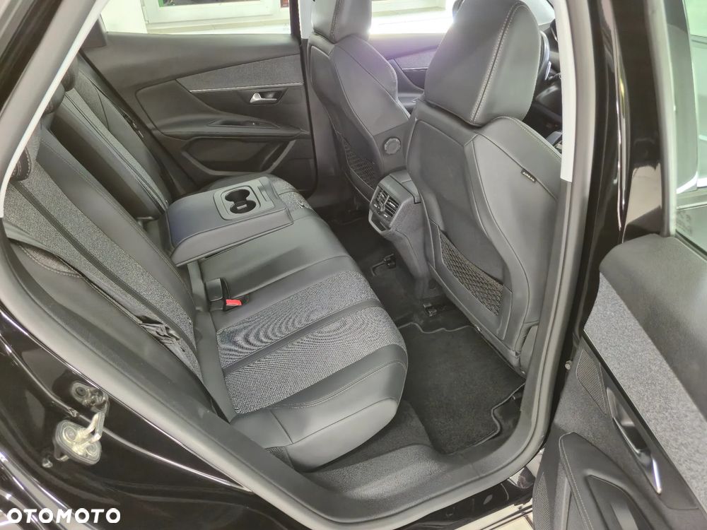 Peugeot 3008 1.2 PureTech Allure S&S EAT8 - 20