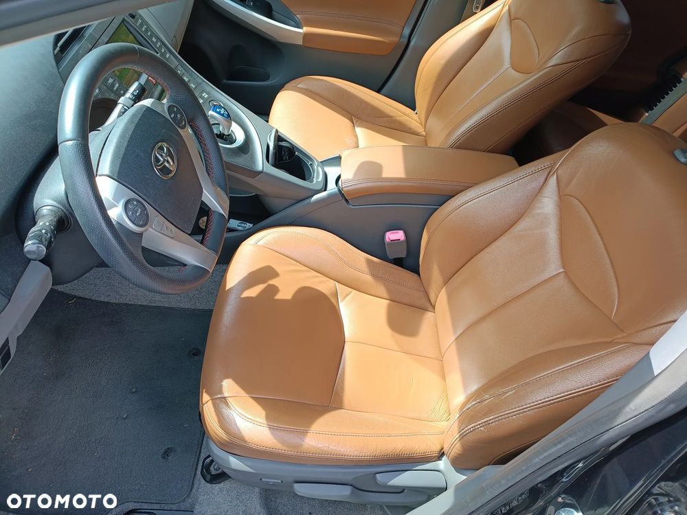 Toyota Prius 1.8 HSD Prestige - 21