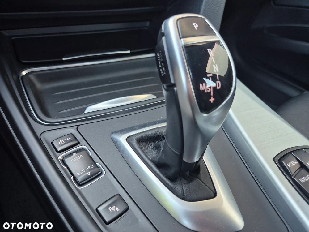 BMW 3GT 320d Sport-Aut Sport Line - 33