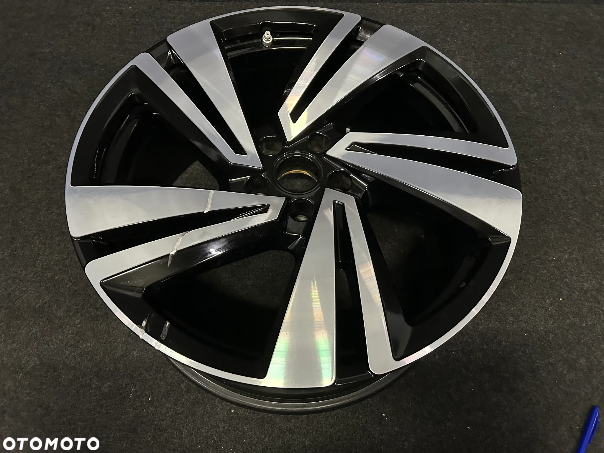 Alufelga VW Touareg III 20 cali 5x112 1szt. 760601025S - 2