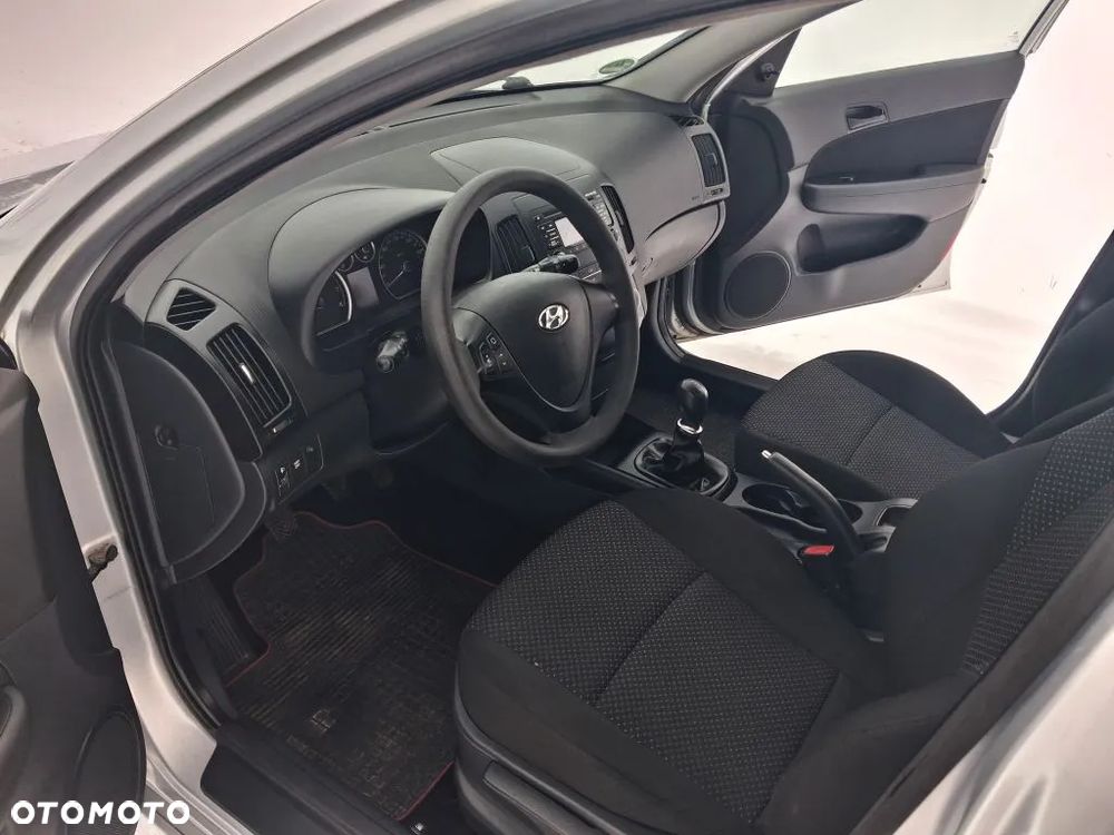 Hyundai i30 1.4 Comfort EU5 - 13