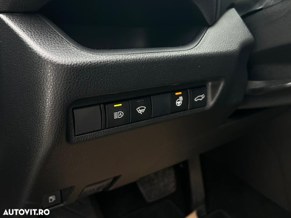 Toyota RAV4 2.5 4x4 Hybrid Team Deutschland - 15