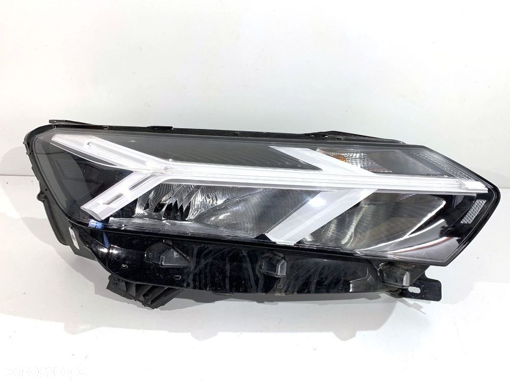 REFLEKTOR PRAWY PRZÓD LED  DACIA SANDERO III 2021 - 2022 1.0 TCe 100 74 kW [101 KM] benzyna 2021 - - 1