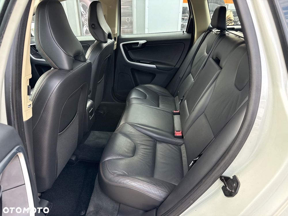 Volvo XC 60 D4 Momentum - 31