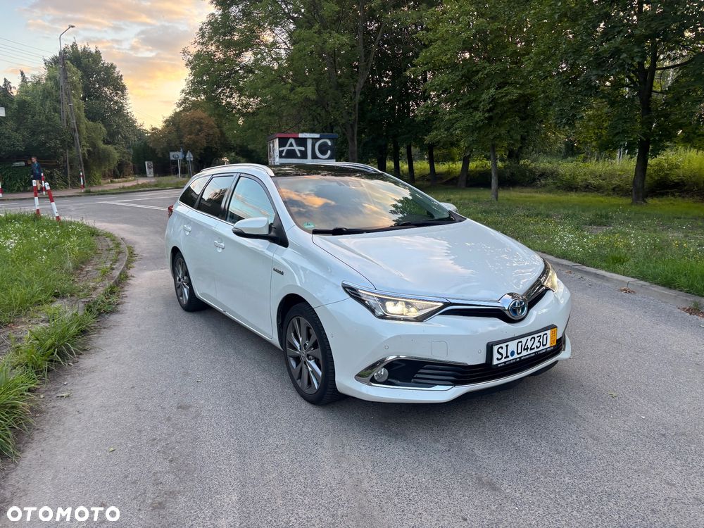 Toyota Auris 1.8 VVT-i Automatik Executive - 3