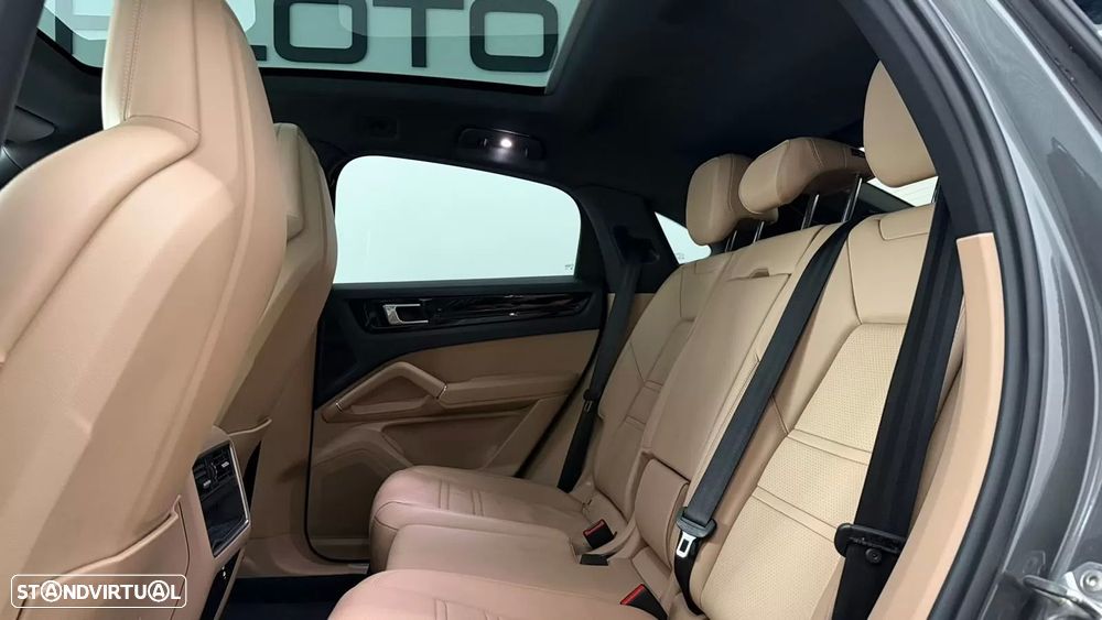 Porsche Cayenne Coupé E-Hybrid - 27
