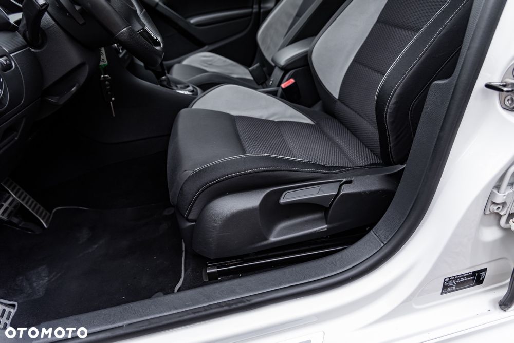 Volkswagen Golf 2.0 R DSG - 19