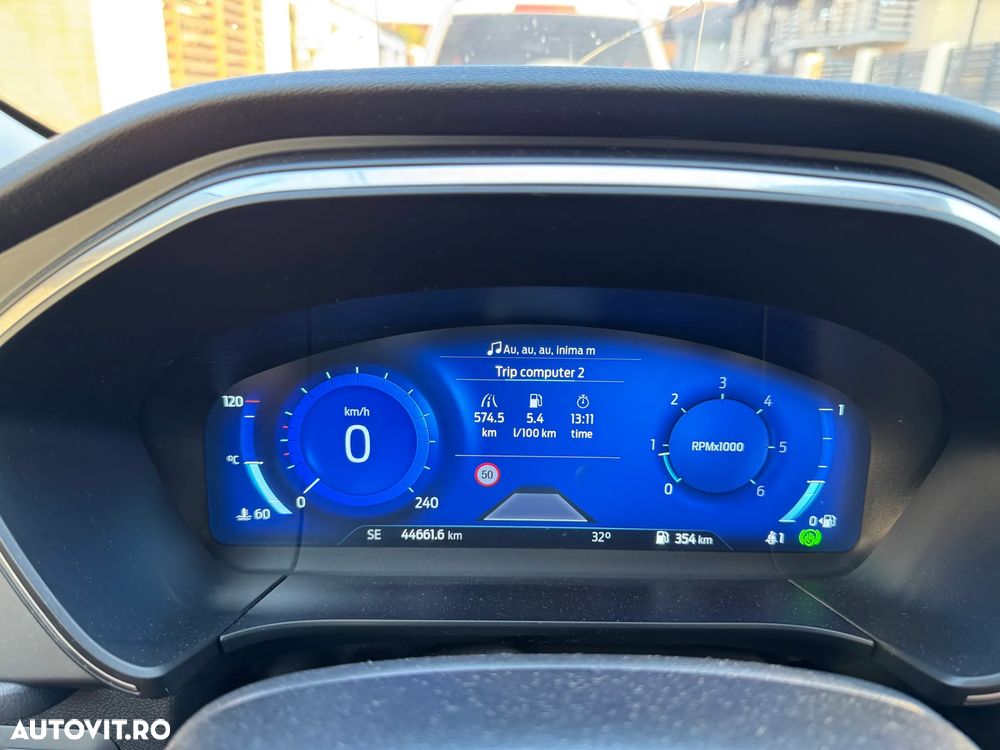 Ford Kuga - 10