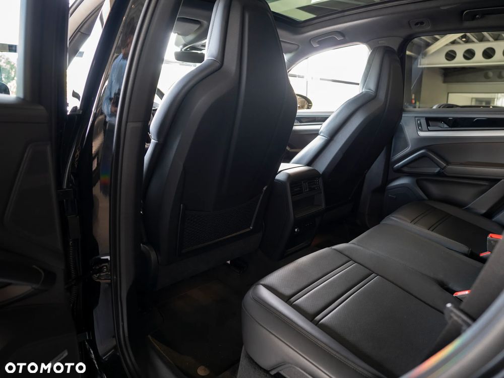 Porsche Cayenne Standard - 20