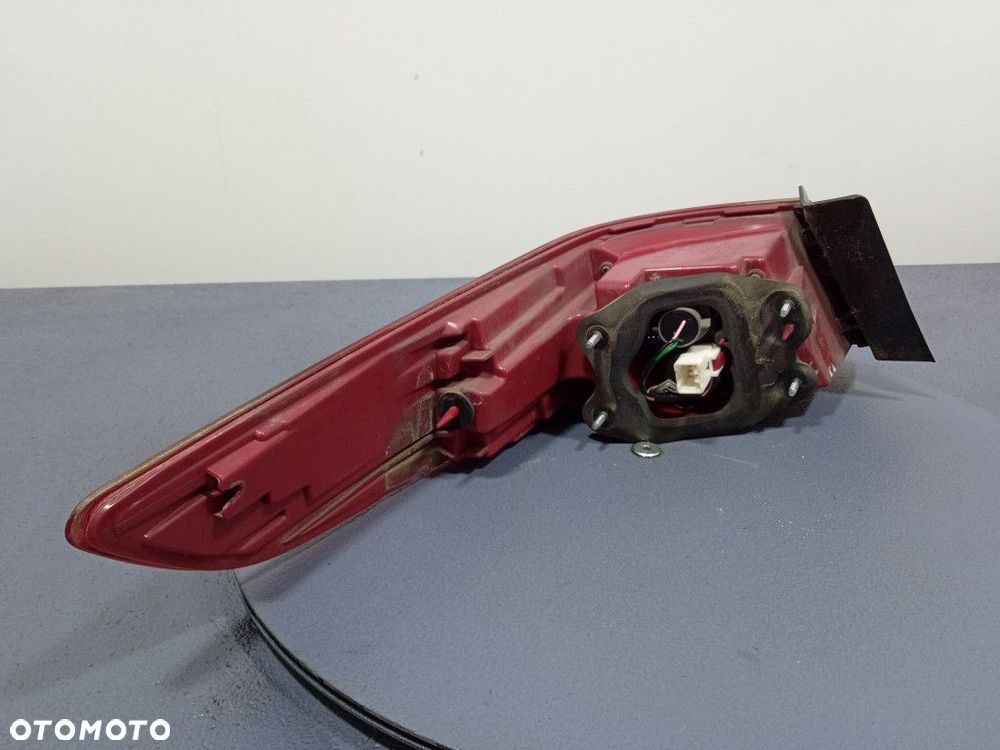 KIA OPTIMA IV JF SEDAN 15- LAMPA TYŁ PRAWA ZEWNĘTRZNA EU 92402-D4 - 3