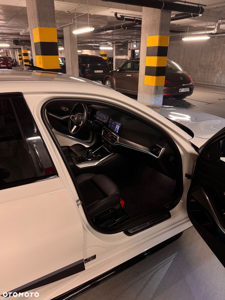 BMW Seria 3 330i - 14