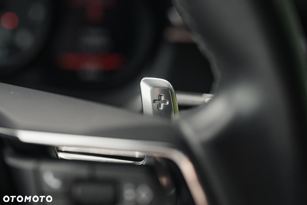 Porsche Macan Standard - 25