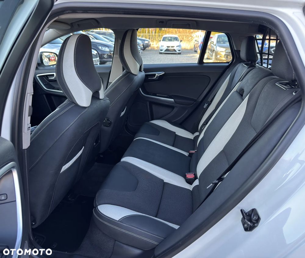Volvo V60 T5 Geartronic Powershift RDesign - 25