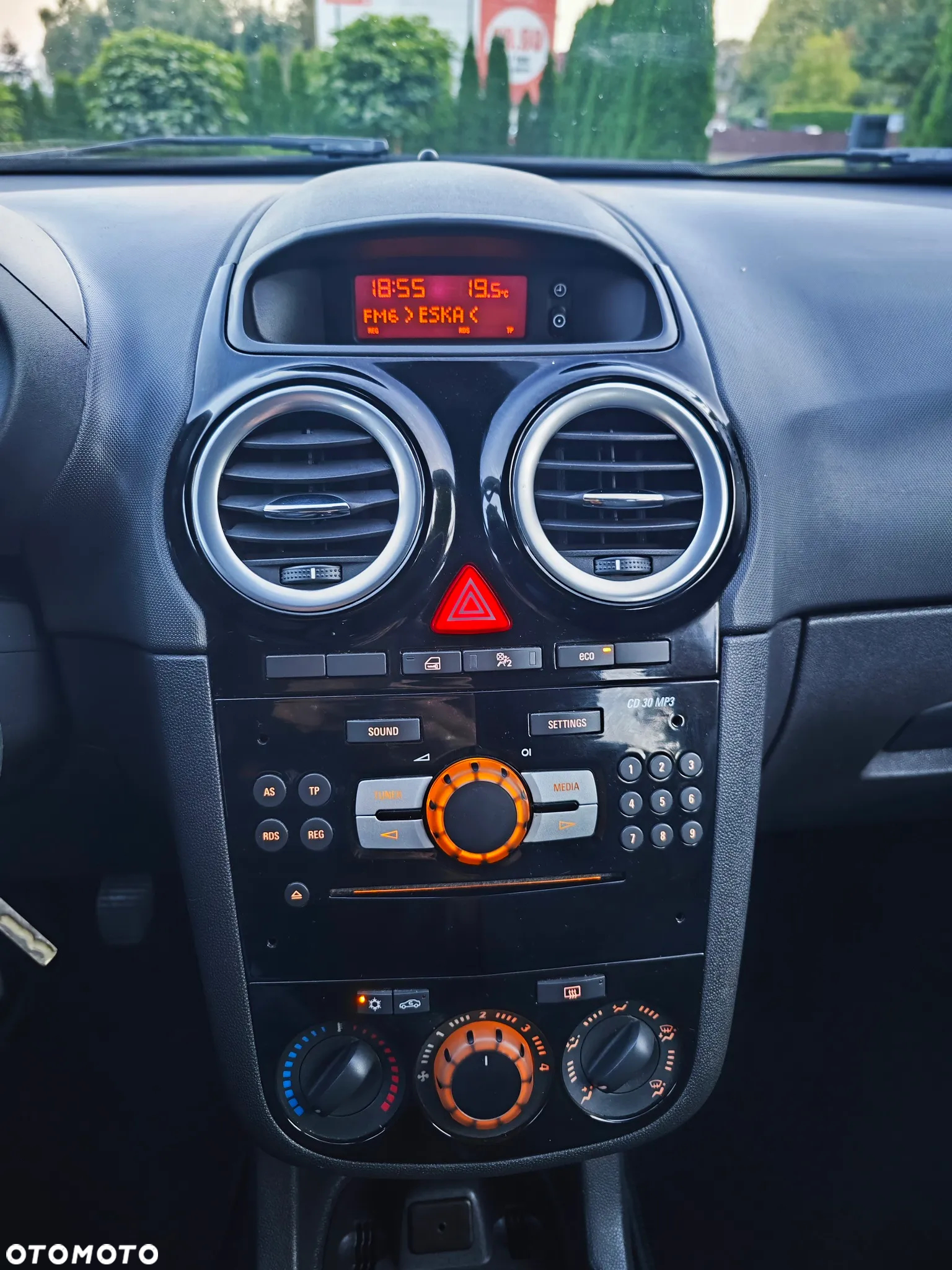 Opel Corsa 1.4 16V Cosmo - 15