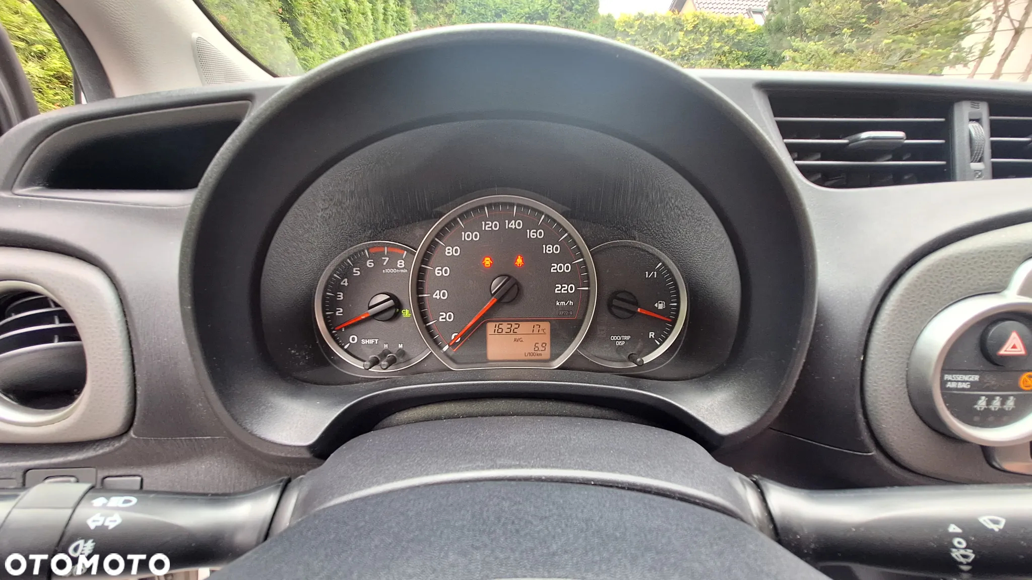 Toyota Yaris 1.33 Premium - 12