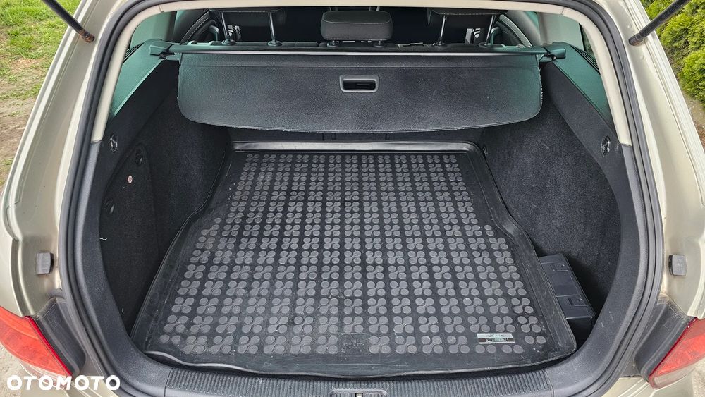 Volkswagen Golf - 22