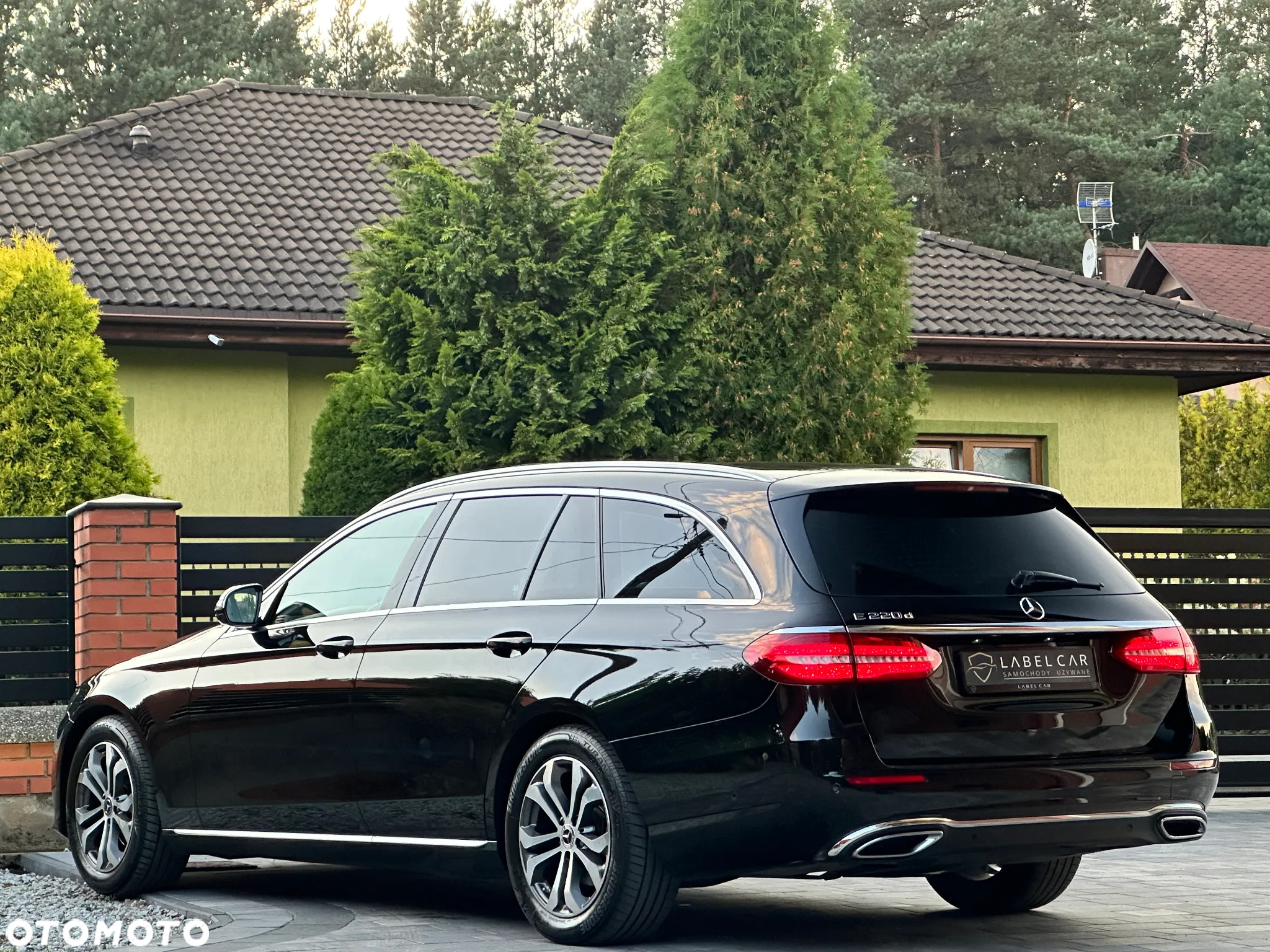 Mercedes-Benz Klasa E 220 d T 9G-TRONIC Avantgarde - 17