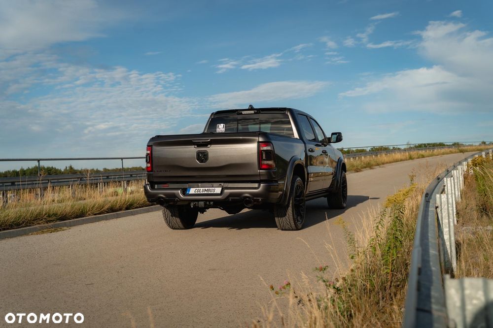 RAM 1500 Crew Cab Shortbed Limited - 10