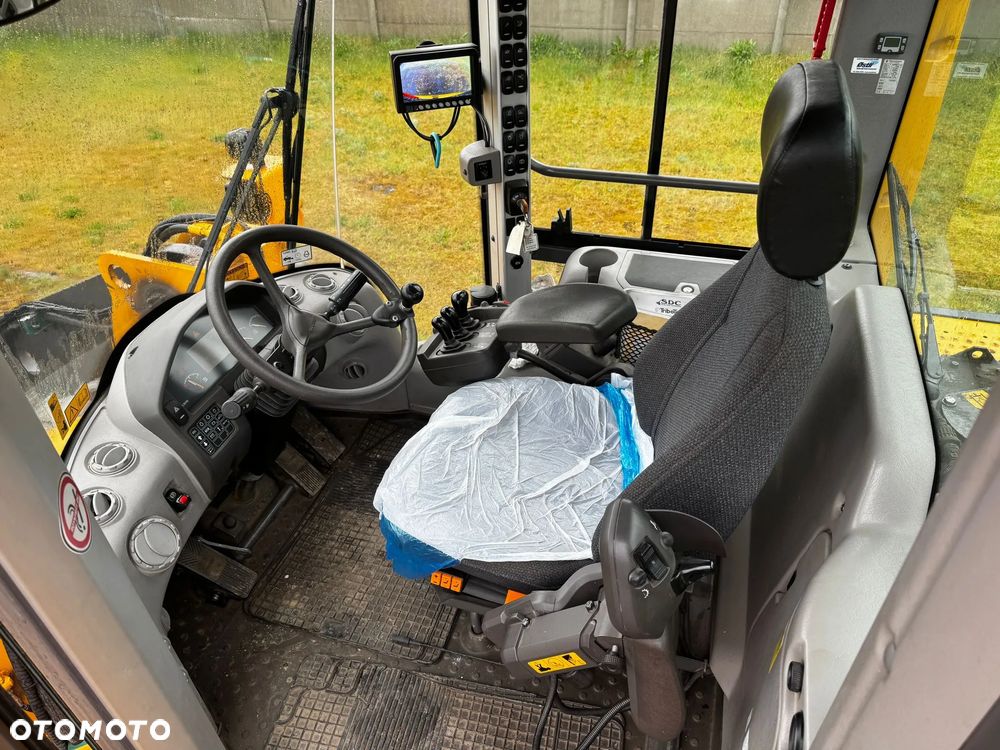 Volvo L120G - 7