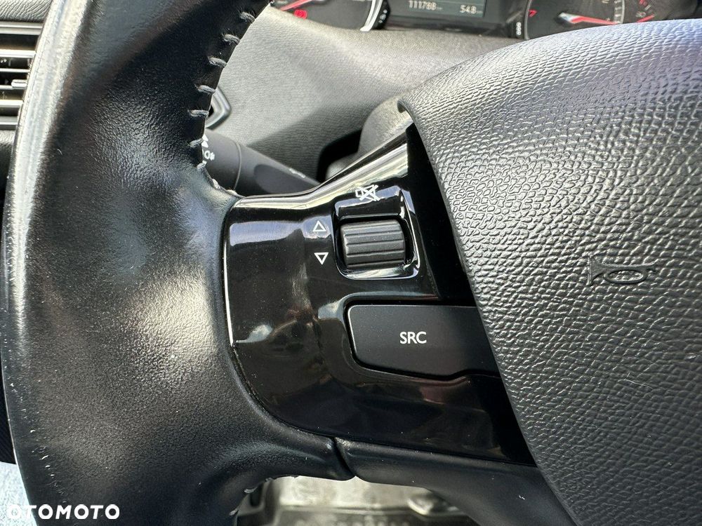 Peugeot 308 1.2 PureTech Allure S&S - 19