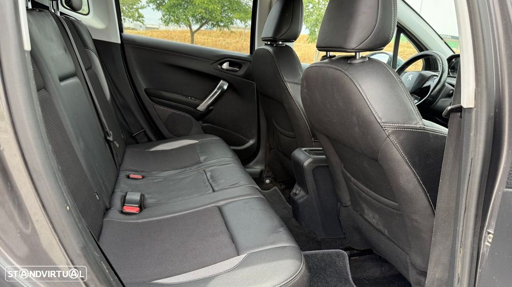 Peugeot 2008 1.6 BlueHDi Allure - 11