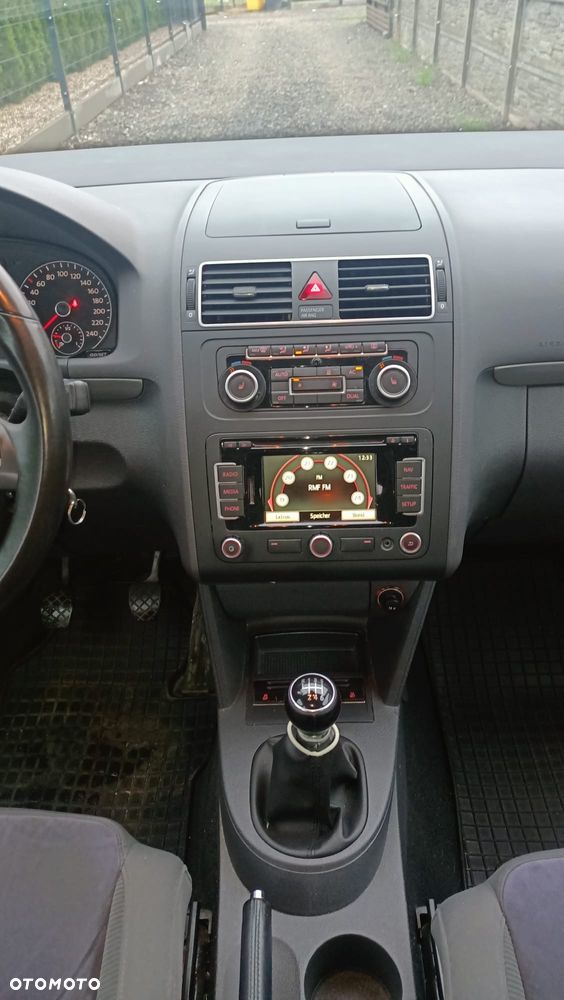 Volkswagen Touran 2.0 TDI DPF Trendline - 5