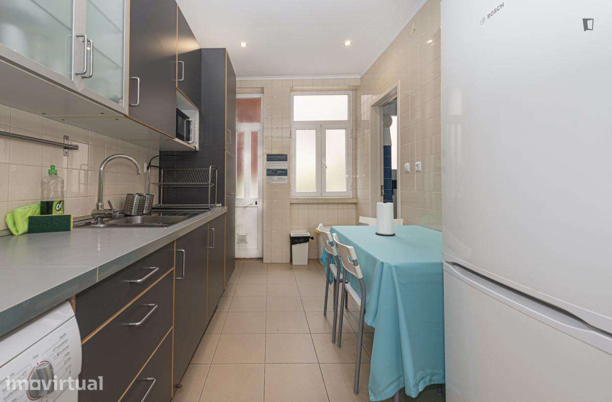 Quarto - localizado em Sete Rios Lisbon - Grande imagem: 3/16