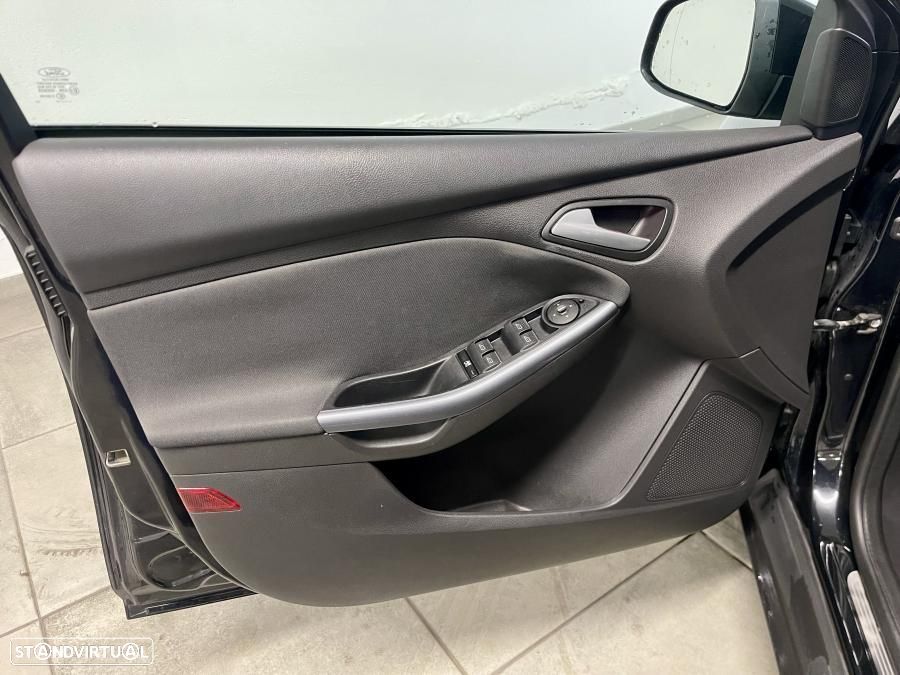 Ford Focus 1.0 SCTi Titanium Best - 17