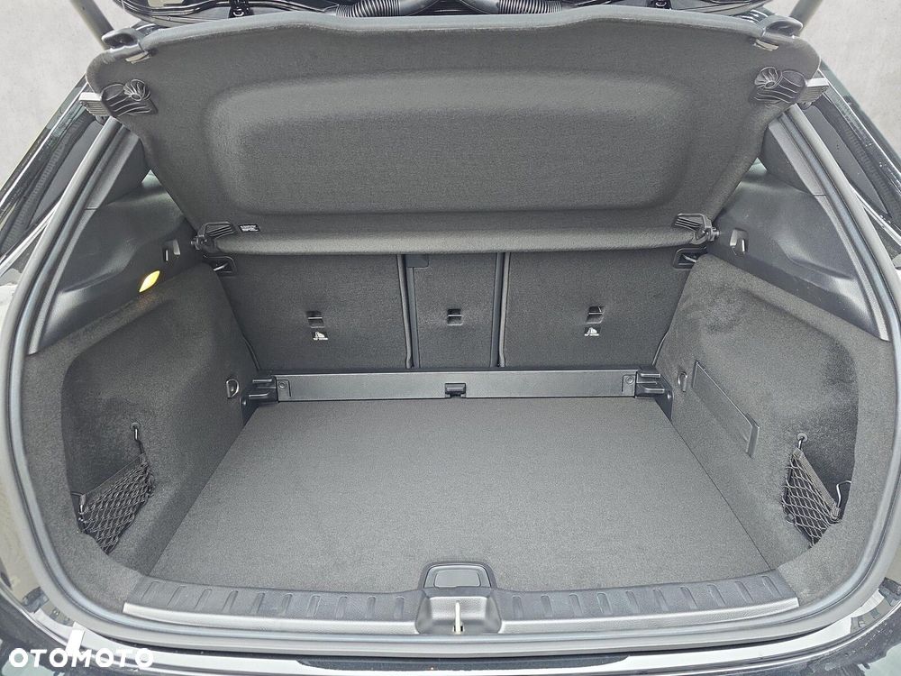 Mercedes-Benz GLA - 17