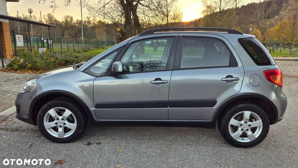 Suzuki SX4 1.6 VVT 4x4 Style - 12