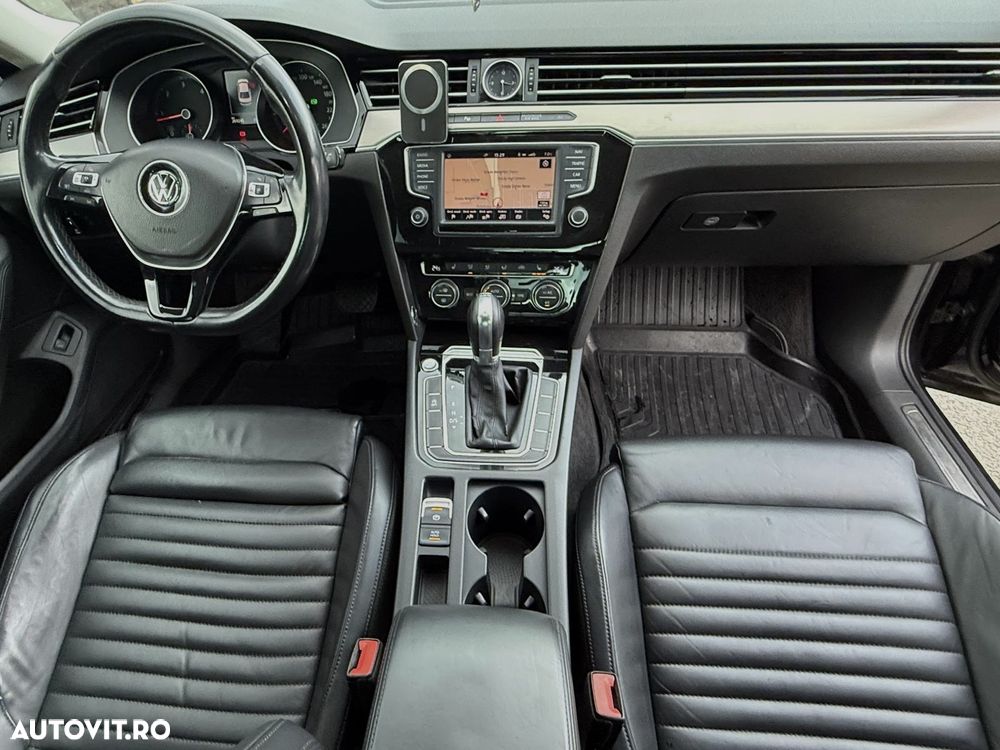 Volkswagen Passat 2.0 TDI DSG Highline - 24