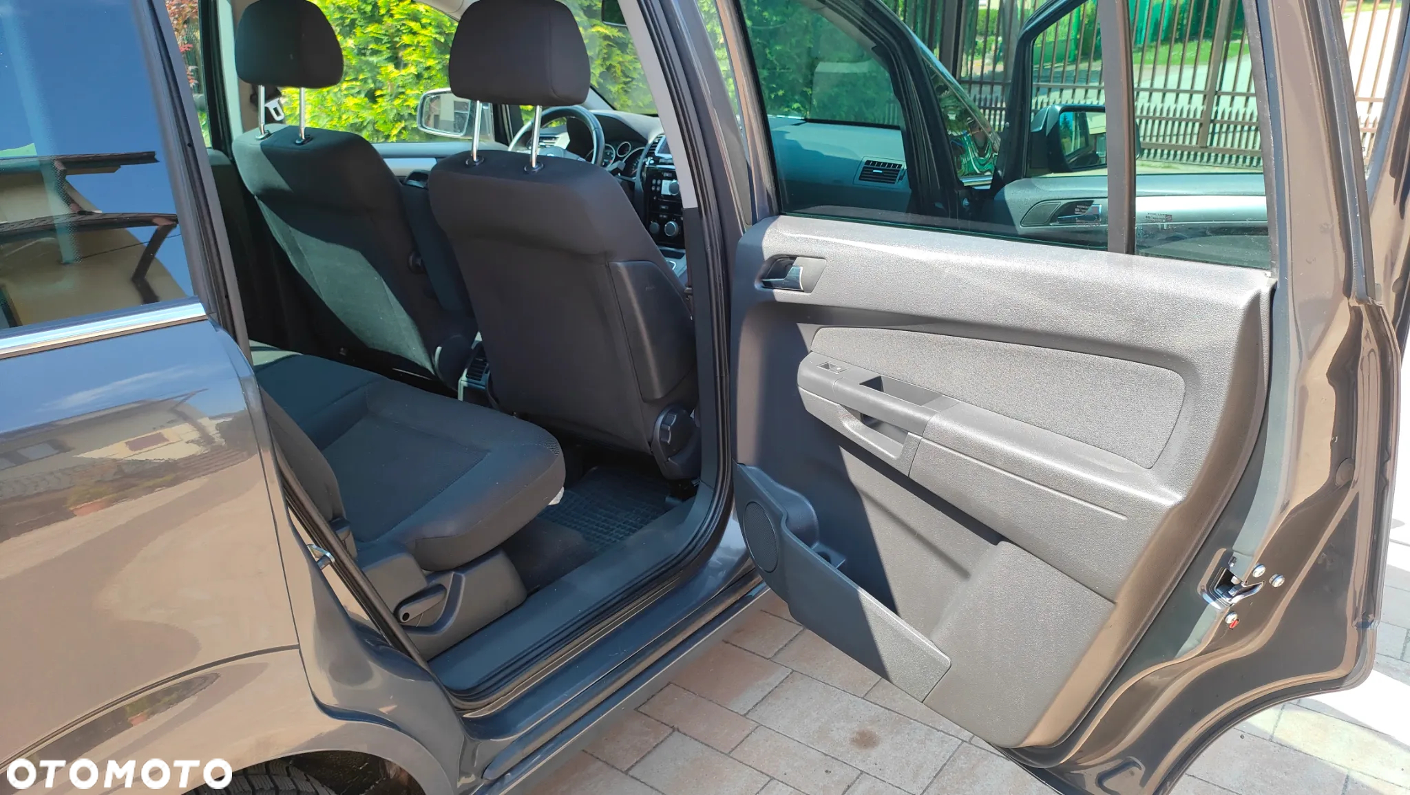 Opel Zafira 1.8 Cosmo - 12