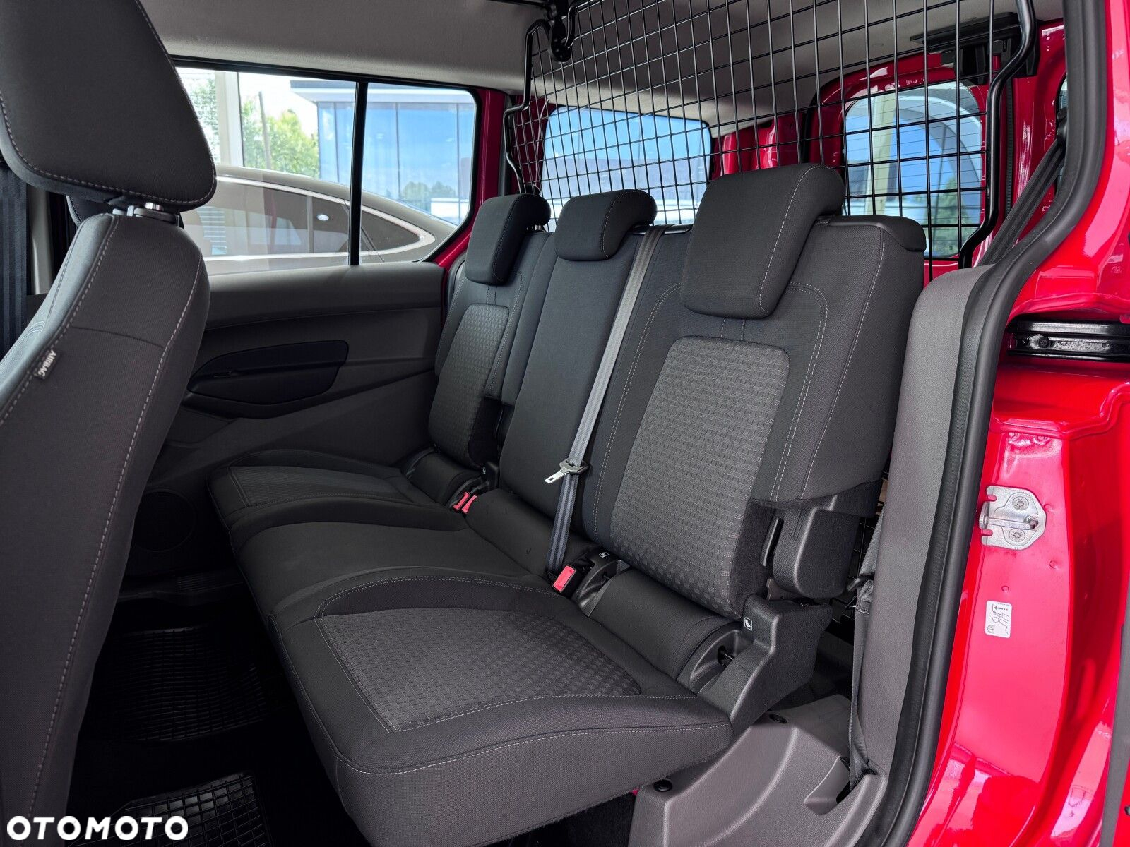 Ford Transit Connect - 13