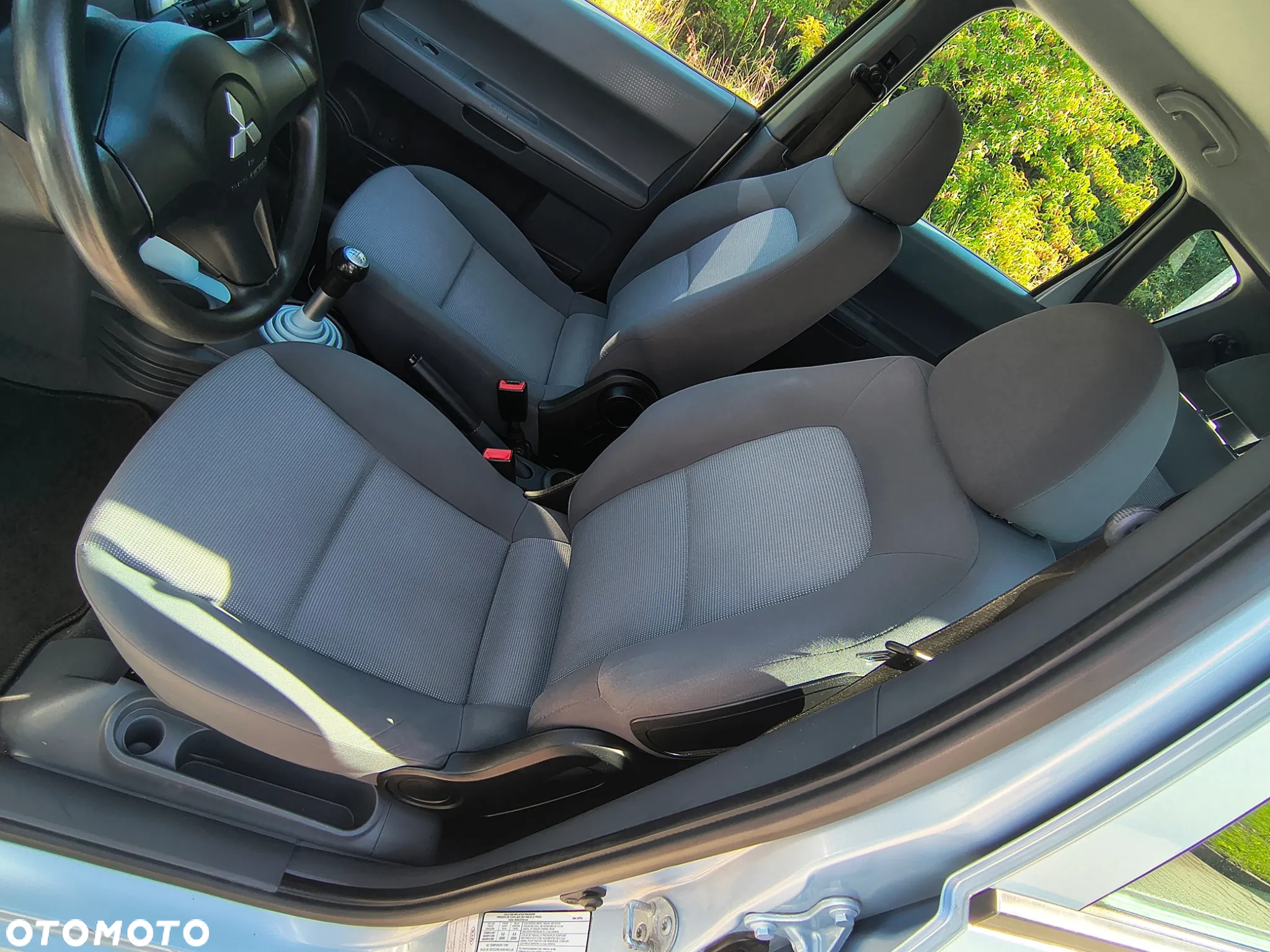 Mitsubishi Colt - 24