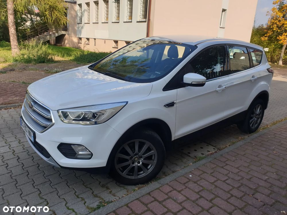 Ford Kuga 2.0 TDCi 2x4 Titanium - 10